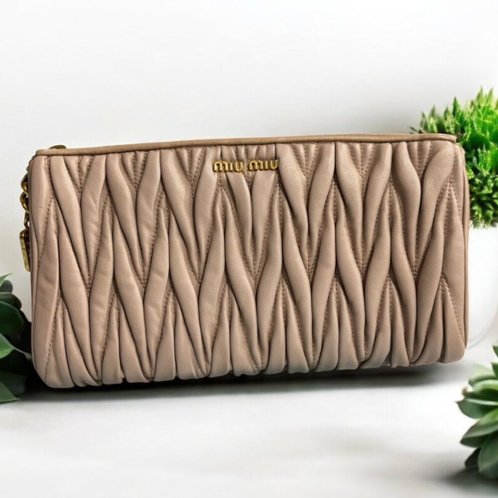 AUTHENTIC Miu Miu Beige Matelassé Quilted Leather Clutch with Gold Logo